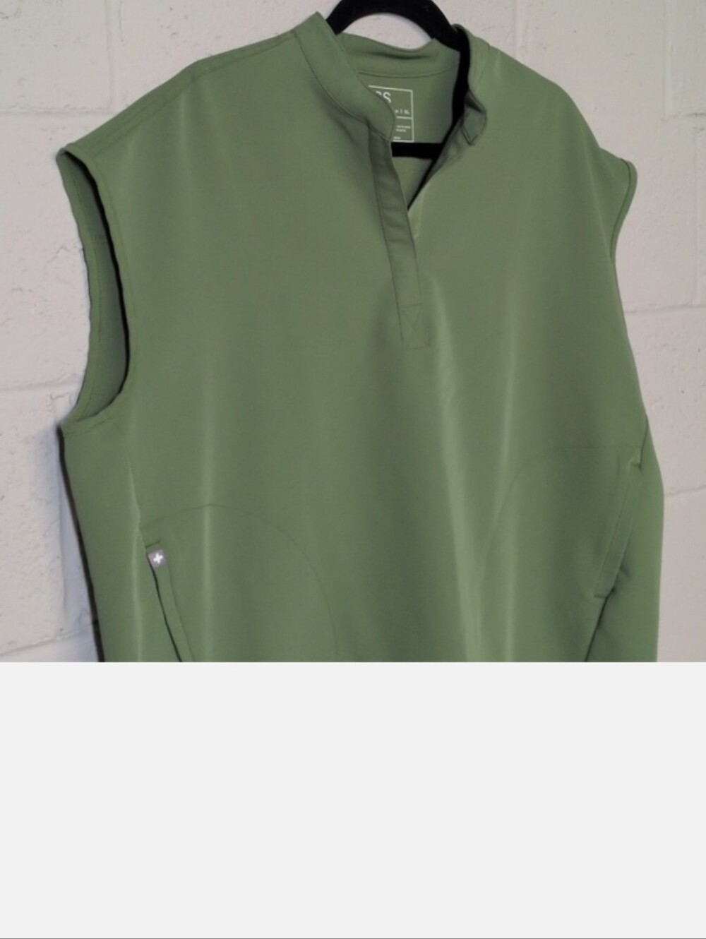 FIGS Rafaela Oversized Scrub Top - XL - EUC - Fern - Picture 6 of 8